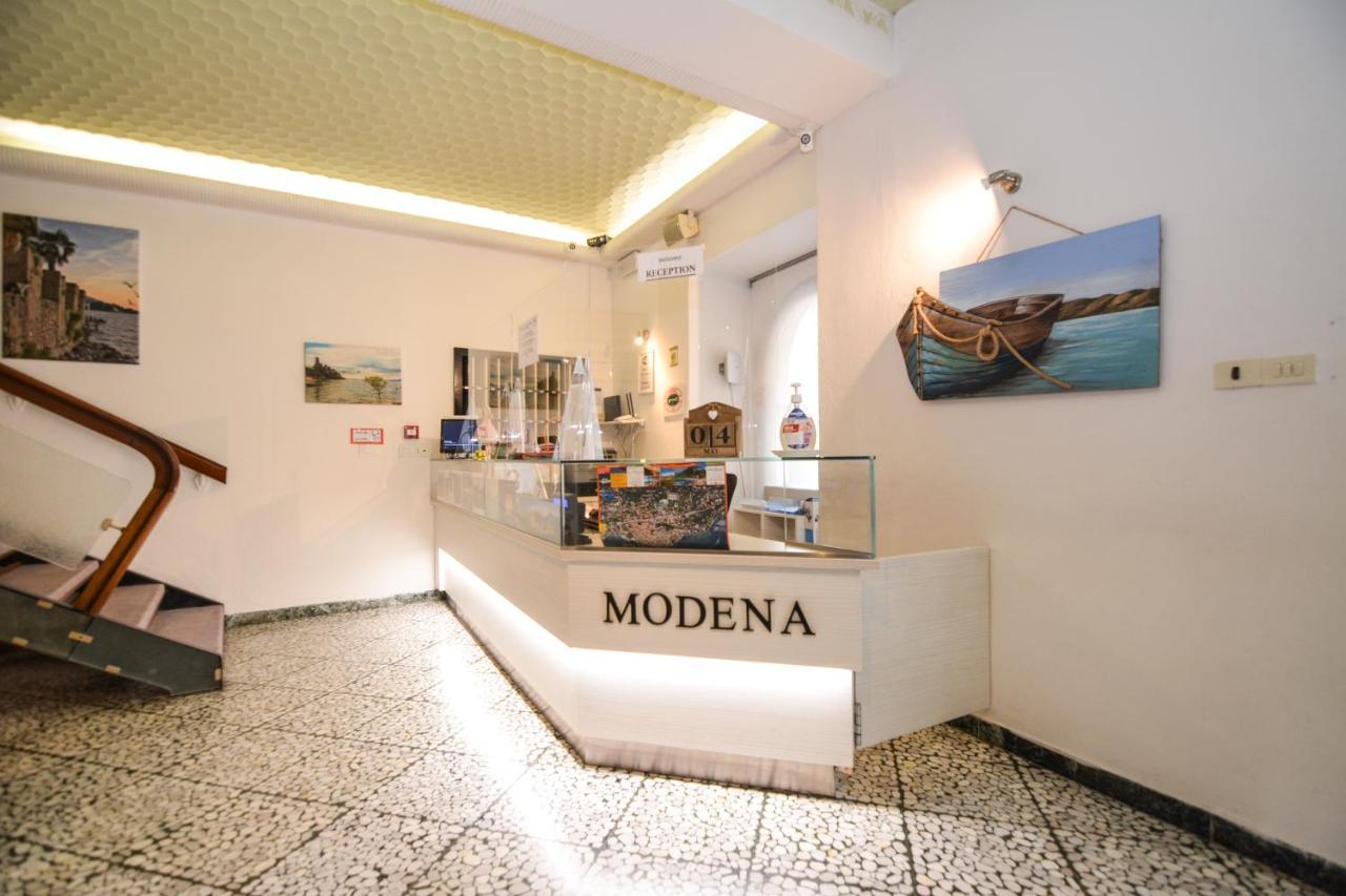 Hotel Modena Old Town Мальчезине Экстерьер фото